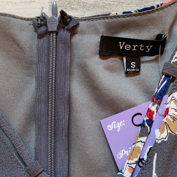 NWT Gray Floral Shorts Fall Romper - Picture 2 of 4